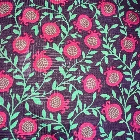 Lularoe small purple floral Azure a-line skirt.‎ NWT. Silky texture - Picture 2 of 6